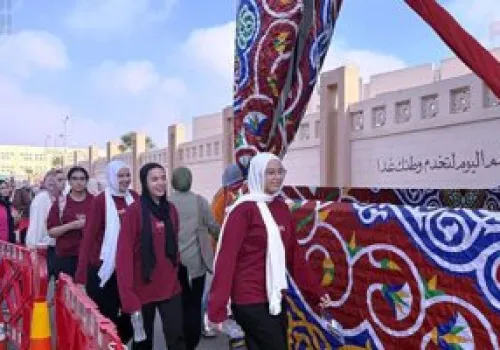 مدرسة الشيخ زايد الثانوية للبنات تستقبل الطالبات لأداء امتحان اللغة الأجنبية الثانية وسط أجواء منظمة