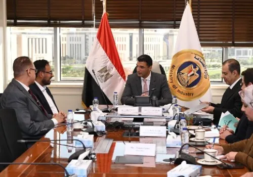 وزير الصناعة يؤكد: تعزيز التصنيع المحلي في الكيماويات مفتاح لجذب الاستثمارات ودعم المشروعات القومية