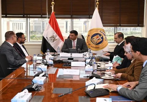 اجتماع موسع بين وزير الصناعة ومسؤولي جوتن لمناقشة استثماراتها وخطط توسعها في السوق المصرية