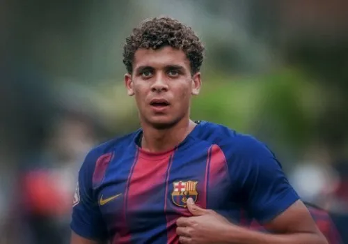 برشلونة يمدد عقد حمزة عبد الكريم بعد تألقه اللافت تحت إشراف هانز فليك