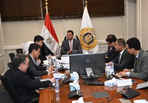 وزير الصناعة المصري يعزز التوسع وزيادة المكون المحلي في قطاع الإلكترونيات خلال لقاء مع سامسونج