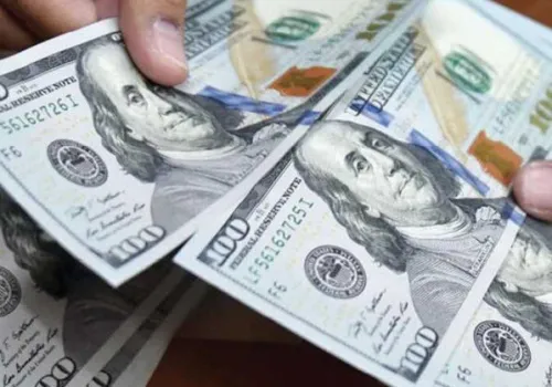 استثمارات جديدة بقيمة 442.5 مليون دولار تعزز أذون الخزانة المصرية والدولار يتراجع 10 قروش
