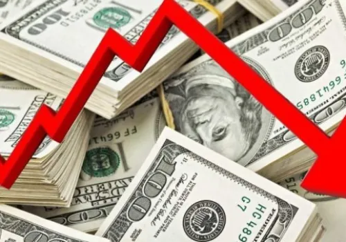 تراجع سعر الدولار في البنوك المصرية بأكثر من جنيهاً خلال عشرة أيام: تحليل لتقلبات السوق