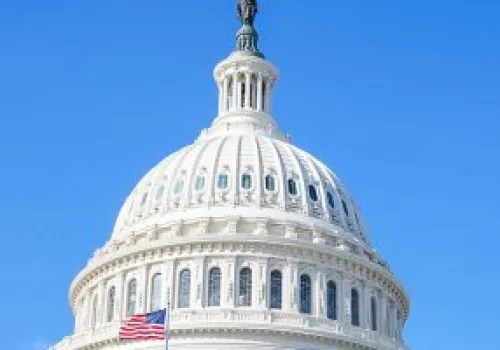 مجلس الشيوخ الأمريكي يفرض قيودًا جديدة على العمليات العسكرية ضد إيران ويشترط موافقة الكونجرس