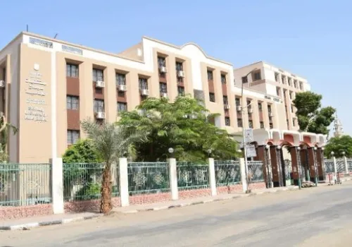 نجاح طبي باهر: استئصال ورم ضخم يزن 15 كيلوجرامًا بالبنكرياس في مستشفيات جامعة سوهاج