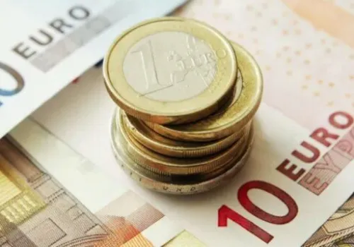 اليورو يتراجع أمام الجنيه المصري اليوم الأربعاء: أسعار جديدة في البنوك
