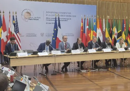 مصر تستهدف خفض دين الموازنة إلى 78% من الناتج المحلي بحلول 2027 لتعزيز النمو الاقتصادي المستدام
