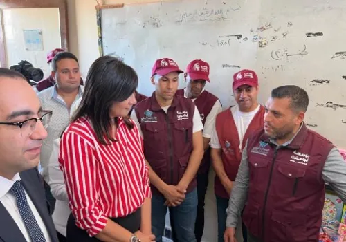 مؤسسة أبو العينين تدعم الأسر الأكثر احتياجًا في القافلة التاسعة لمبادرة «إيد واحدة» بالإسماعيلية
