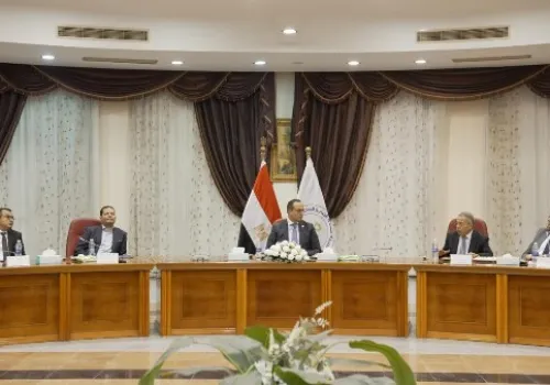 الرعاية الصحية تعلن عن زيادة الأجور ومكافآت الساعات الإضافية لتحفيز الكوادر الطبية