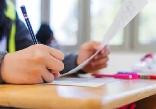 دليلك الشامل لتحميل النماذج الاسترشادية لمادة اللغة العربية للثانوية العامة 2026 - خطوات ورابط مباشر