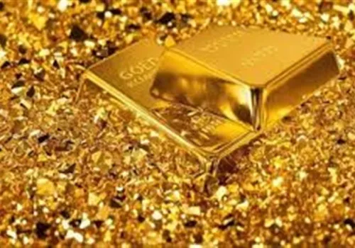 تراجع الدولار والأوقية العالمية يدفعان أسعار الذهب للهبوط في السوق المصرية