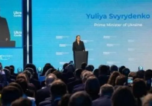 أوكرانيا تتجاوز الأزمات: توقيع اتفاقيات إعادة إعمار بقيمة 10 مليارات يورو في مؤتمر بولندا