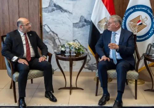 وزير البترول يعرض نتائج استراتيجية تطوير القطاع أمام رئيس برلمانية حماة الوطن لتعزيز التنسيق الاقتصادي