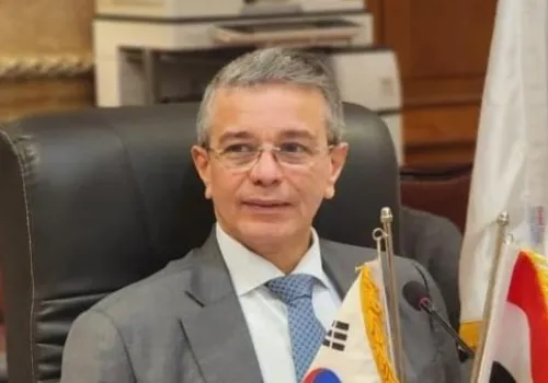 وزير المالية يمدد ولاية رئيس الجمارك لتعزيز الاستقرار في إدارة الشؤون الجمركية