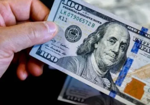 أدنى سعر للدولار في السوق الرسمية المصرية مع توقف عمل البنوك اليوم