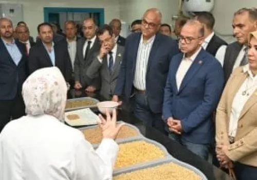 وزير التجارة يتفقد ميناء الدخيلة لضمان استمرارية الخدمات بكفاءة خلال الإجازات