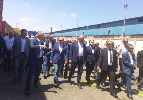 وزير الاستثمار يتفقد ميناء الدخيلة ويؤكد على تعزيز البنية التحتية لخدمة المستثمرين