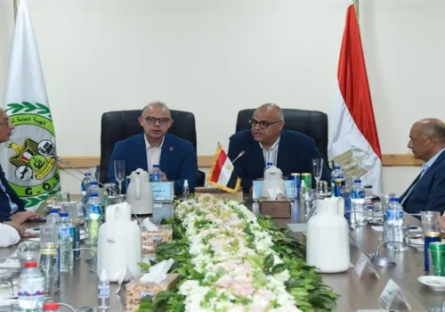 وزير الاستثمار يعقد اجتماعًا مع نواب الإسكندرية في جولة تفقدية بميناء الدخيلة لتعزيز تنافسية الصادرات المصرية