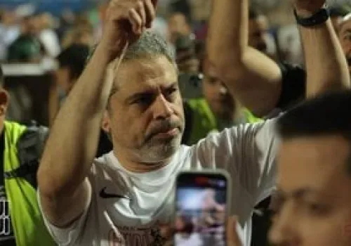 انتقادات حادة من نجل معتمد جمال حول استمرار والده كمدرب مساعد في الزمالك: 'إيه الطمع ده؟