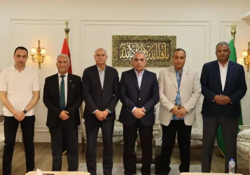 اجتماع تاريخي بين إدارة الإسماعيلي وقدامى اللاعبين لتعزيز مستقبل النادي واستقراره