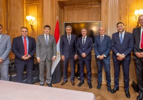 وزير السياحة المصري يعزز التعاون مع منظمي الرحلات الإيطاليين لزيادة عدد الزوار إلى مصر
