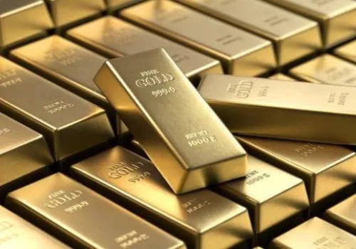 الذهب يخسر 452 دولارًا في شهر: خبير يوضح الأسباب ويحث المستثمرين على الشراء التدريجي