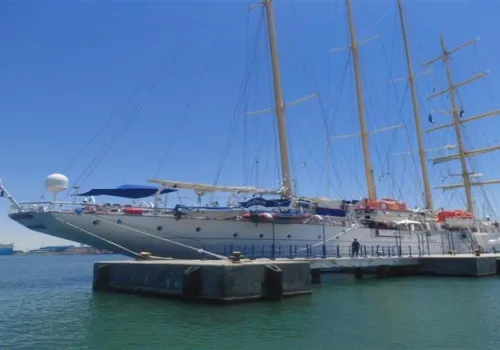 ميناء غرب بورسعيد يستقبل السفينة الشراعية STAR FLYER ضمن رحلات اليوم الواحد لتعزيز السياحة البحرية في مصر