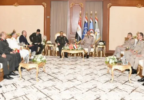 اجتماع رفيع المستوى بين رئيس أركان الجيش المصري ونظيره التركي لتعزيز التعاون العسكري المشترك