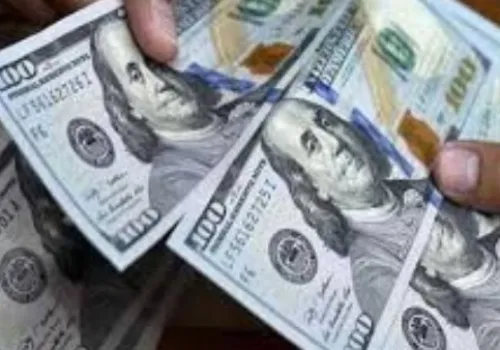 استقرار نسبي لأسعار الدولار مقابل الجنيه المصري في معظم البنوك اليوم