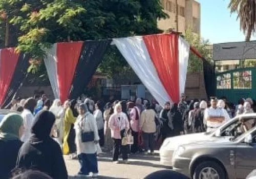 بدء إجراءات تفتيش طلاب الثانوية العامة في الجيزة استعدادًا لامتحان اللغة العربية