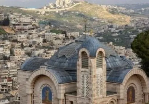 محافظ القدس: الضرائب على الكنائس تهدد الوضع التاريخي وتستهدف الوجود الفلسطيني