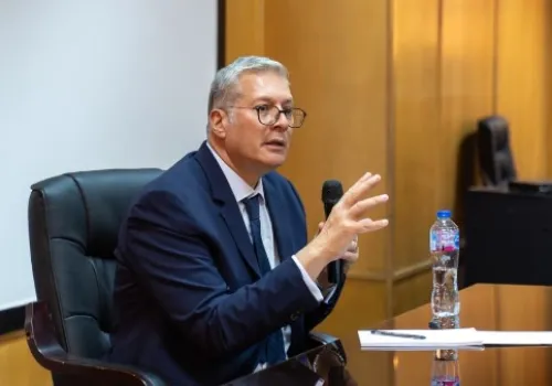 البورصة المصرية تعلن عن قيد مؤقت لثلاث شركات بترولية في إطار توسيع برنامج الطروحات الحكومية