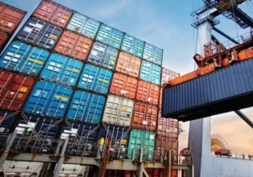 زيادة أسعار الشحن بنسبة 40% بسبب التوترات العسكرية: هل يعود الاستقرار مع الهدوء؟