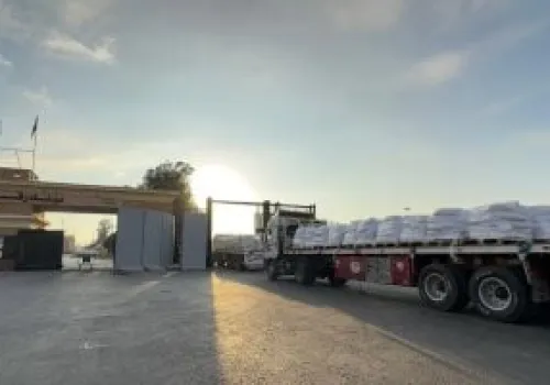 الهلال الأحمر المصري يرسل 4318 طنًا من المساعدات الإنسانية إلى غزة عبر قافلة زاد العزة رقم 222