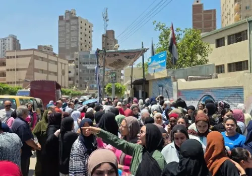 أمهات مصر تعبرن عن قلقهن من صعوبة امتحان اللغة العربية للثانوية العامة 2026