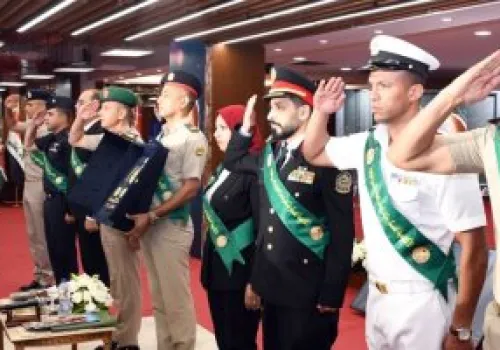 وزير الدفاع يفتتح حفل تخرج دفعات جديدة من الأكاديمية العسكرية للدراسات العليا بحضور شخصيات رفيعة