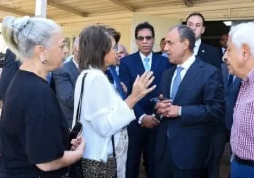 وزير الخارجية يزور مكتب التصديقات بالمريلاند ويؤكد على أهمية تحسين الخدمات للمواطنين