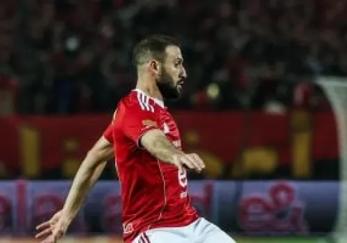 الأهلي يكتفي بخياراته الحالية في الجبهة اليمنى بعد عودة عمر كمال عبد الواحد