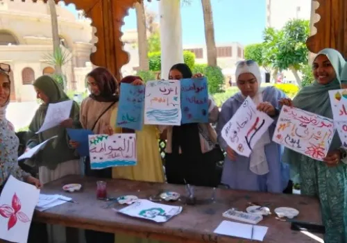 ورش فنية تفاعلية في المتحف القبطي تعزز التراث الثقافي للزوار الإنجليين