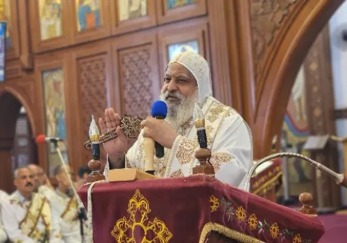 أسقف حلوان والمعصرة يترأس قداسًا مميزًا ويشدد على قوة الكلمة في كشف أسرار القلب