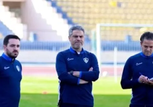عروض جزائرية تضع معتمد جمال أمام مفترق طرق مع الزمالك