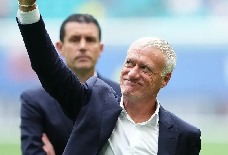 وداعًا ديشامب: الاتحاد الفرنسي يكرم 14 عامًا من الإنجازات التاريخية مع منتخب الديوك