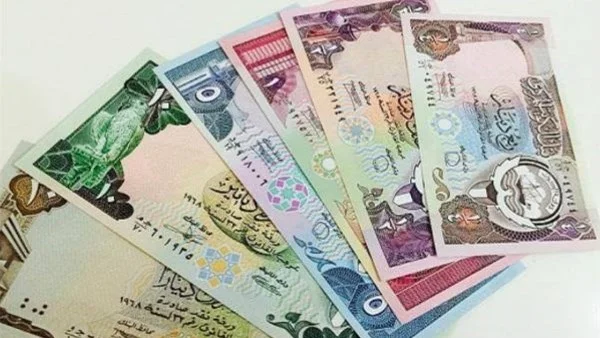 ارتفاع ملحوظ في سعر الدينار الكويتي أمام الجنيه المصري في بنوك مصر اليوم 19 يوليو 2026