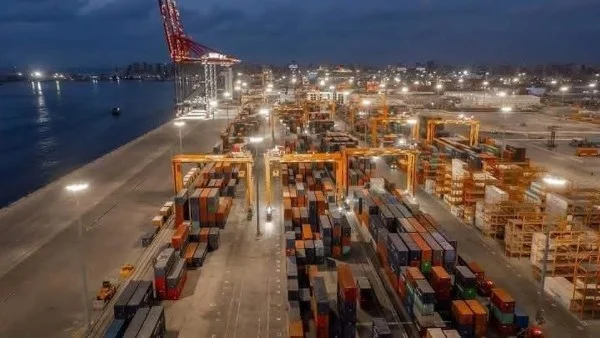 ميناء الإسكندرية يحقق رقماً قياسياً في تداول البضائع بـ82 مليون طن خلال 2025/2026