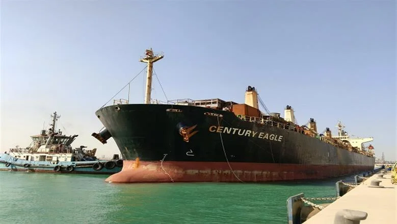 ميناء السخنة يرحب بالسفينة CENTURY EAGLE محملة بخامات PTA لتعزيز الصناعة المحلية