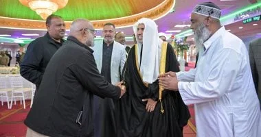 أمين عام رابطة العالم الإسلامي يزور جامع المصطفى في نيوزيلندا لتعزيز الروابط مع الجالية المسلمة