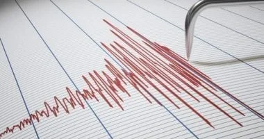 زلزال قوي بقوة 5.5 درجة يضرب غرب إيران ويثير القلق بين السكان