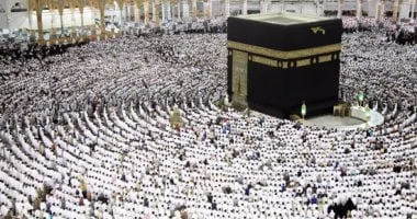 السعودية تطلق تأشيرة عمرة جديدة متعددة الدخول لمدة عام مع إقامة تصل إلى 90 يومًا