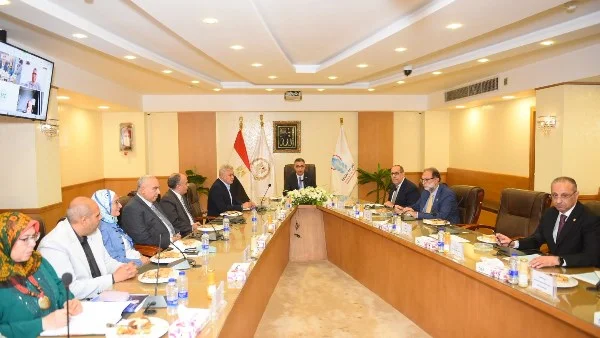 وزير التموين يكشف عن خطط شاملة لتعزيز الأمن الغذائي وتحديث المنافذ التجارية