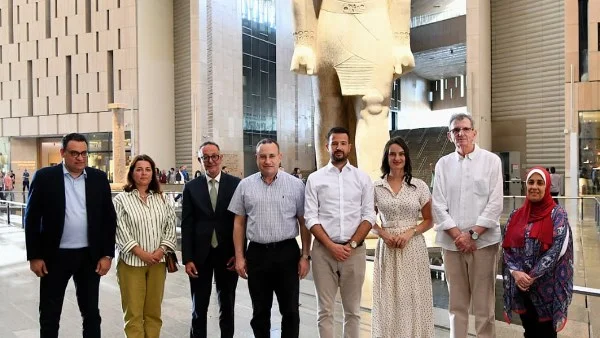 رئيس جمهورية الجبل الأسود وزوجته يكتشفان كنوز الحضارة المصرية في المتحف المصري الكبير